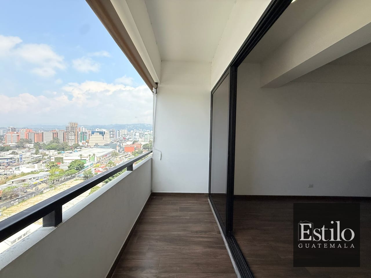 Precioso Apartamento Con Dorm De Servicio Z.10 — Apartamento en Venta en Casa Acueducto, Zona 10, Guatemala, Ciudad — foto 1 de 17