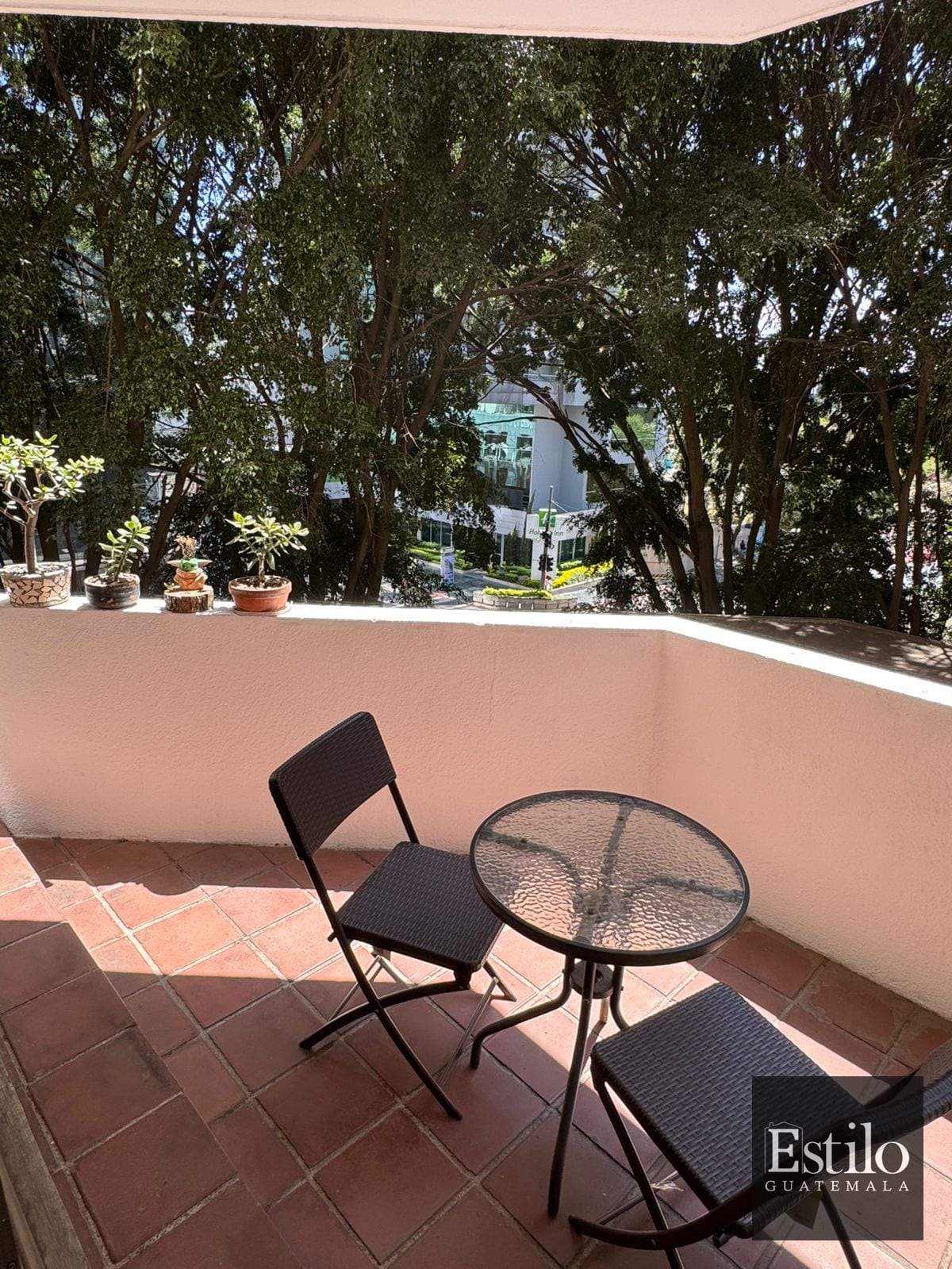 Hermoso Apartamento Con Balcón Z.10 Santa Clara — Apartamento en Alquiler en Santa Clara II, Zona 10, Guatemala, Ciudad — foto 1 de 12