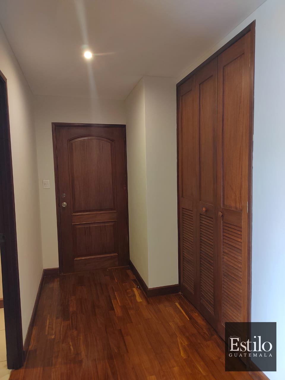 Espectacular Apartamento en Z.14 Con Cuarto De Servicio — Apartamento en Alquiler en Chatelet, Zona 14, Guatemala, Ciudad — foto 9 de 9
