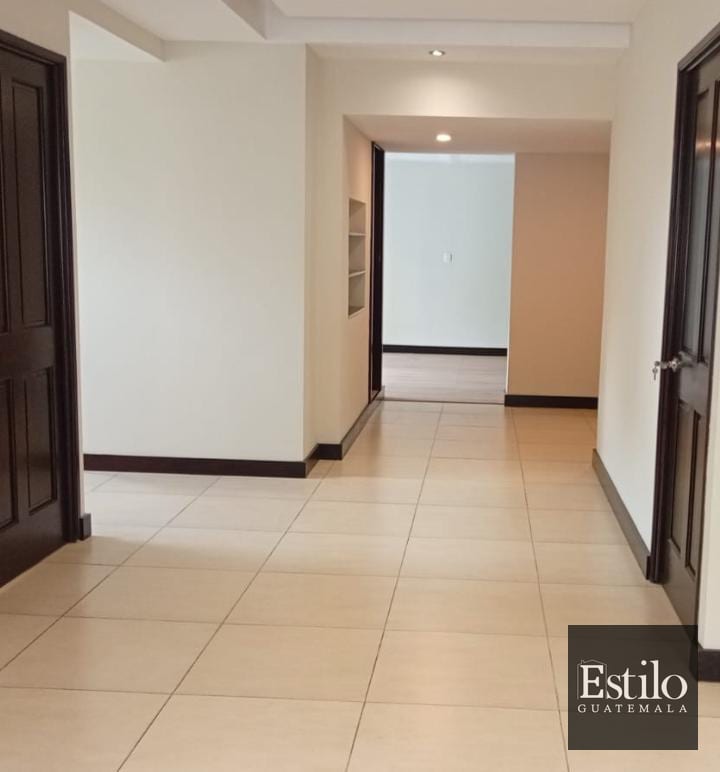 Oficina En Alquiler Cobella Z.14 — Oficina en Alquiler en Cobella, Zona 14, Guatemala, Ciudad — foto 4 de 9
