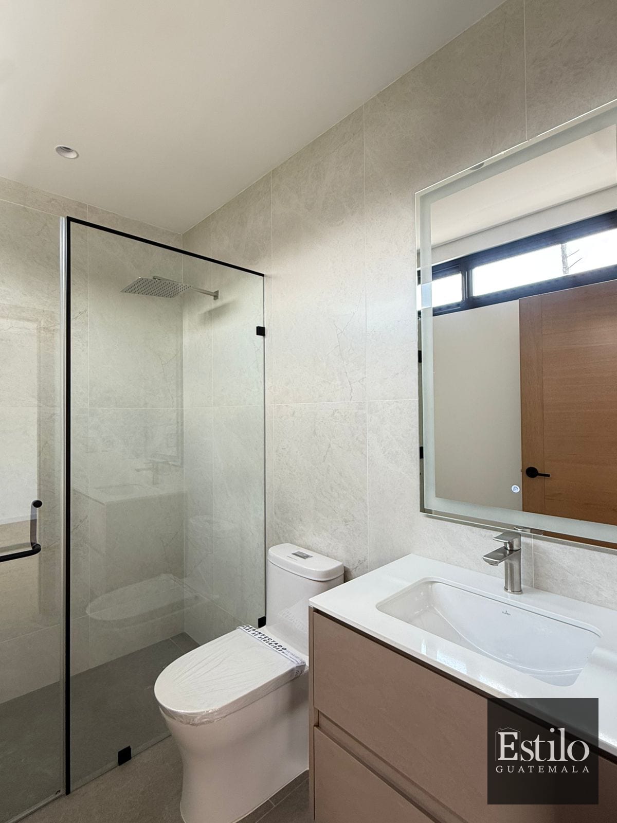 Preciosa Casa En Venta Z.16 — Casa en Venta en Zona 16, Guatemala, Ciudad — foto 10 de 17