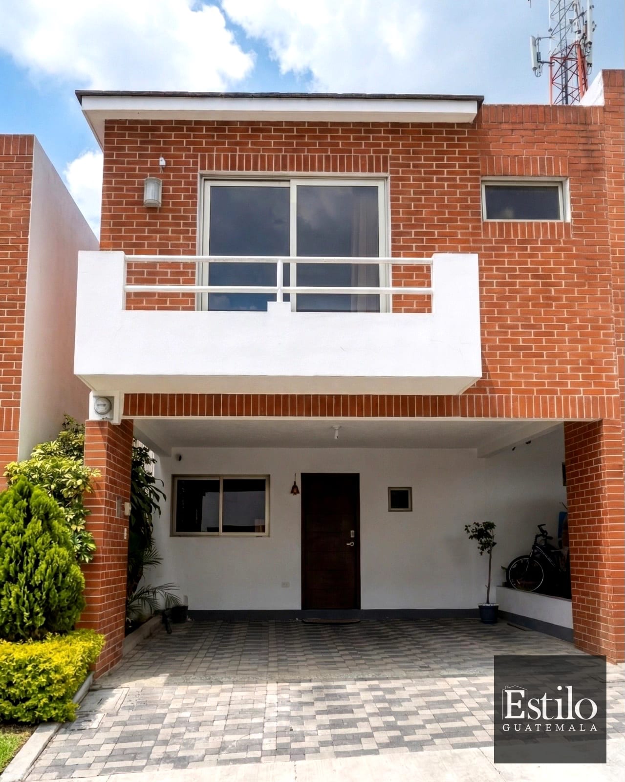 Preciosa Casa En Venta Santa Catarina Pinula — Casa en Venta en Santa Catarina Pinula, Guatemala, Ciudad — foto 1 de 9