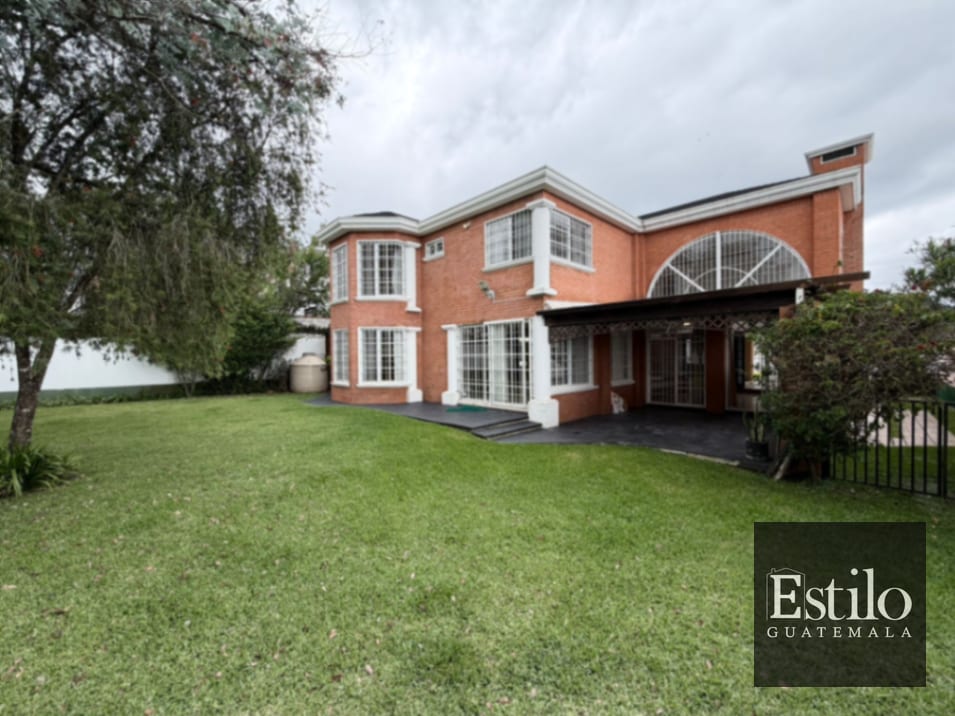 Preciosa Casa en Venta Zona 16 — Casa en Venta en Zona 16, Guatemala, Ciudad — foto 2 de 17