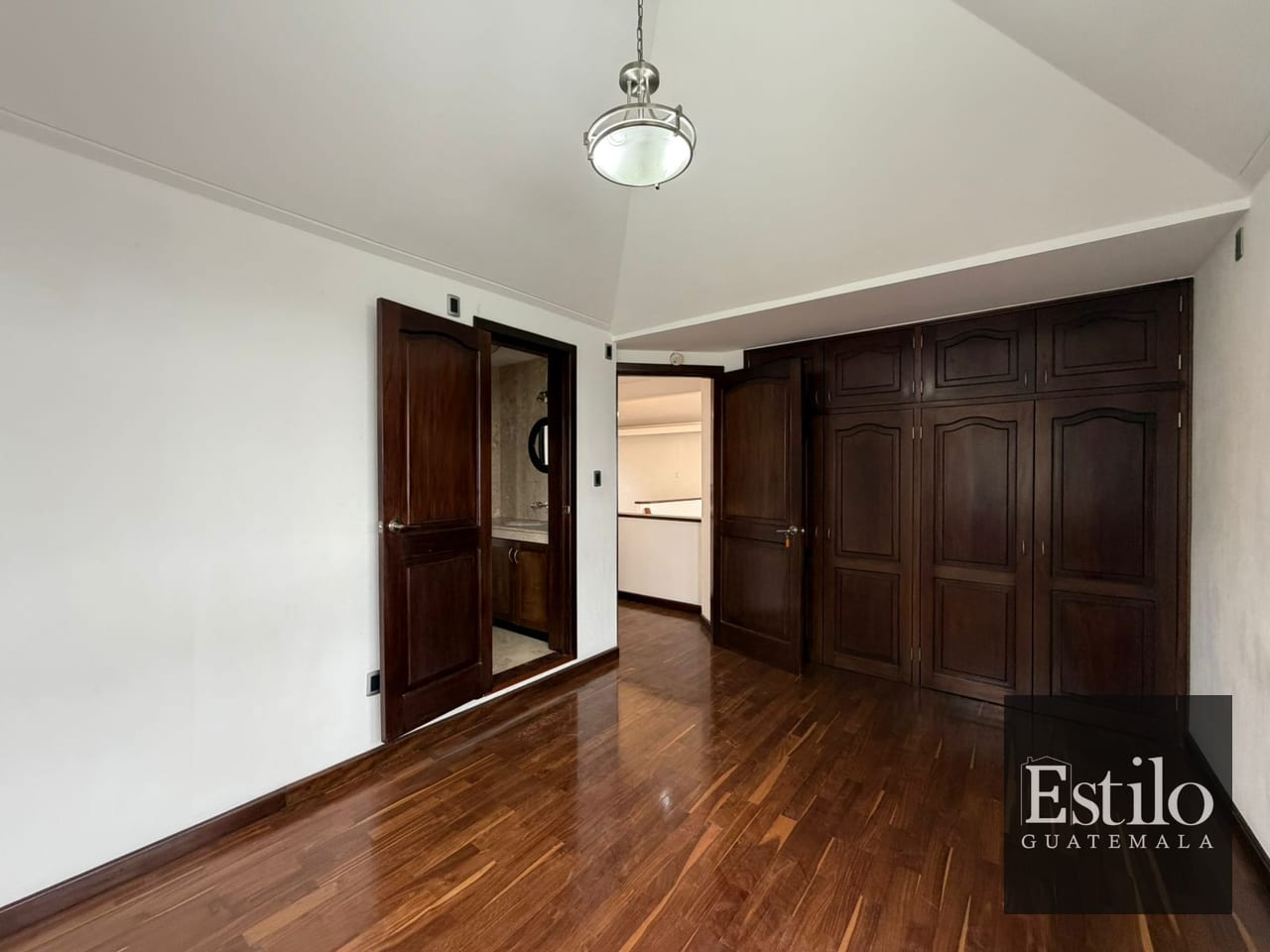 Preciosa Casa en Renta Zona 16 — Casa en Alquiler en Zona 16, Guatemala, Ciudad — foto 13 de 17