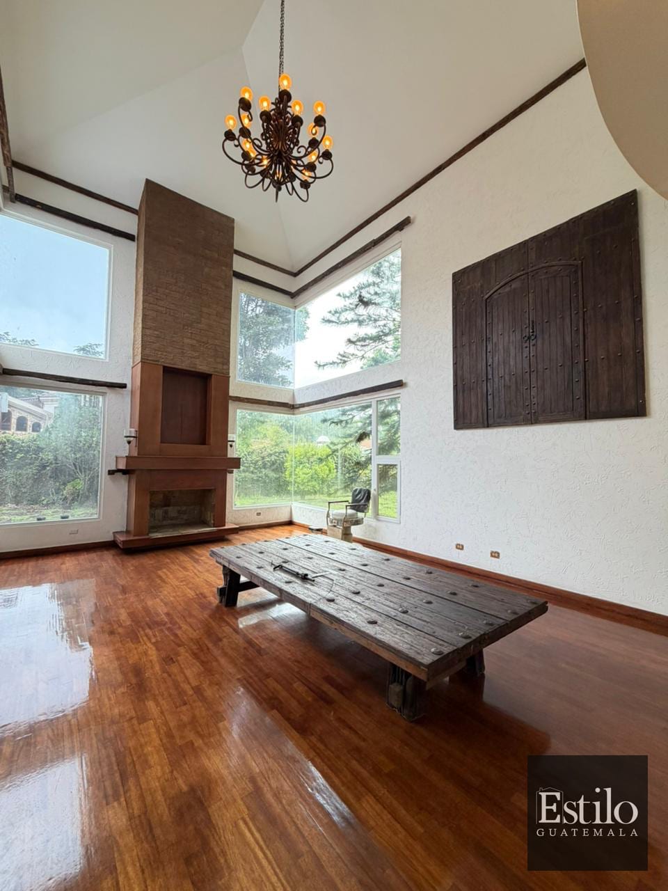 Espectacular Casa Estilo Mansión — Casa en Venta en Carretera a El Salvador, Guatemala, Ciudad — foto 4 de 15