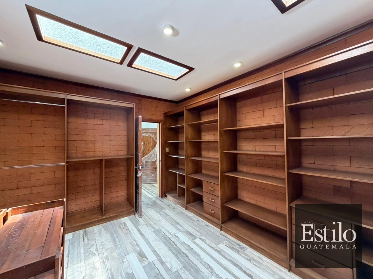 Espectacular Casa Estilo Mansión — Casa en Venta en Carretera a El Salvador, Guatemala, Ciudad — foto 6 de 15