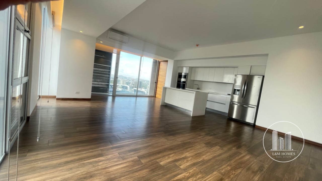 Amplio apartamento zona 10 — Apartamento en Alquiler en Zona 10, Guatemala, Ciudad — foto 4 de 17