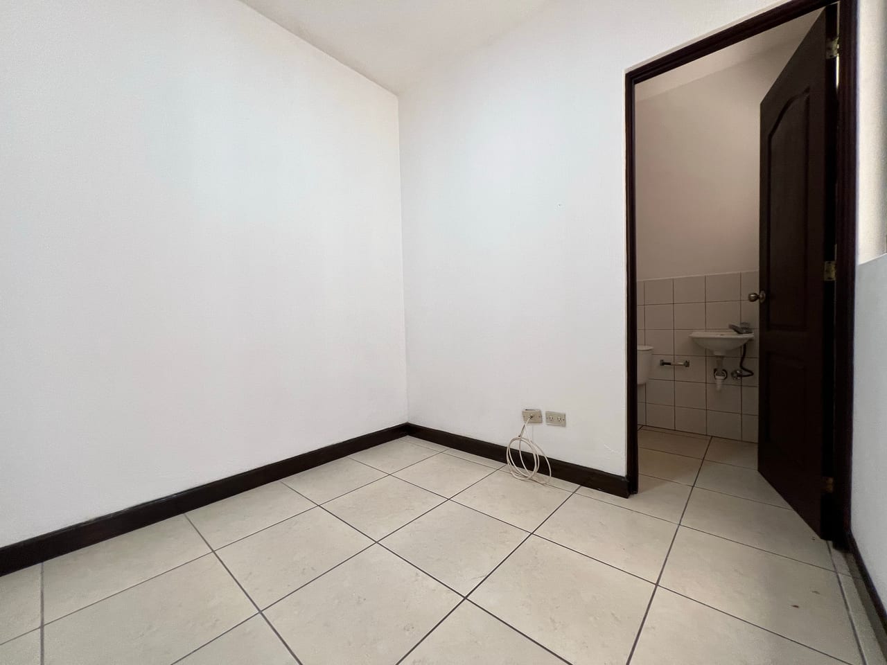 Alquiler amplia casa 4 Dormitorios | Terravista Km 16.5 Carr. A Olmeca — Casa en Alquiler en Terravista, Carretera a El Salvador, Guatemala, Ciudad — foto 6 de 17