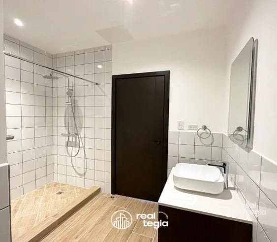 Apartamento en Lirios de Cayala Zona 16 — Apartamento en Alquiler en Zona 16, Guatemala, Ciudad — foto 3 de 4