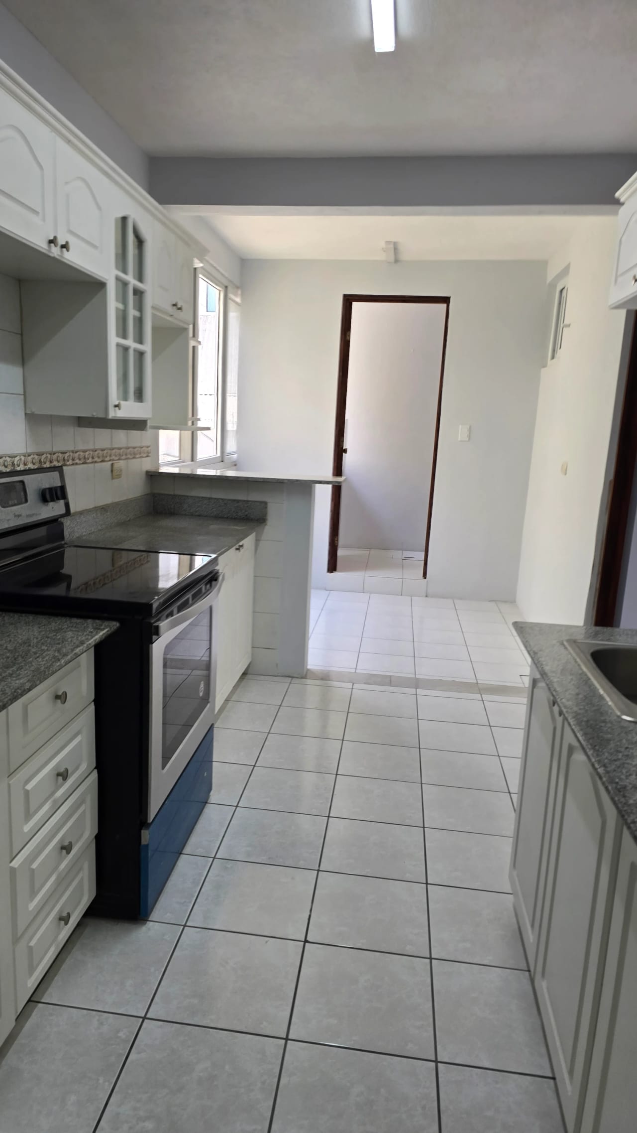 Zona 13 Alquiler de Apartamentos remodelados — Apartamento en Alquiler en Zona 13, Guatemala, Ciudad — foto 2 de 8