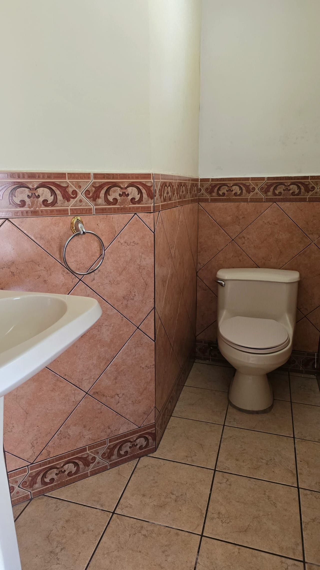 Cómoda casa de dos niveles en Condominio Santa Anita — Casa en Alquiler en km 16-20, Carretera a El Salvador, Guatemala, Ciudad — foto 10 de 13