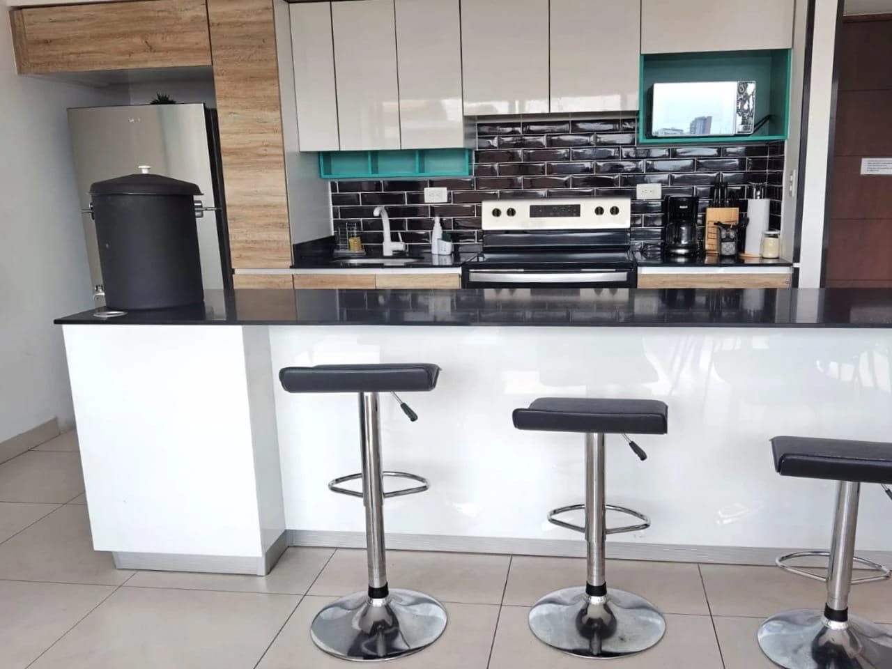 Apartamento Amueblado en Renta Zona 14 cod.CA36591 — Apartamento en Alquiler en Zona 10, Guatemala, Ciudad — foto 3 de 10