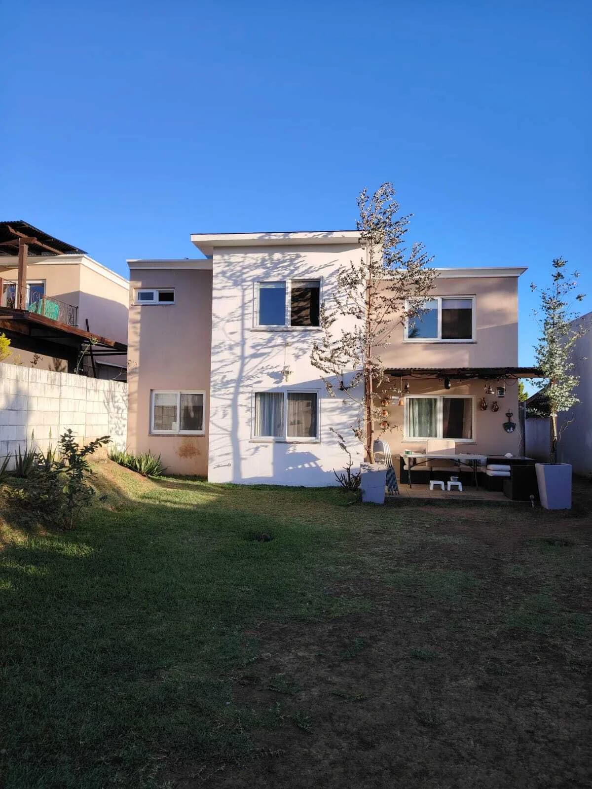 Casa en venta en La Fontana — Casa en Venta en La Fontana III, Carretera a El Salvador, Guatemala, Ciudad — foto 1 de 10