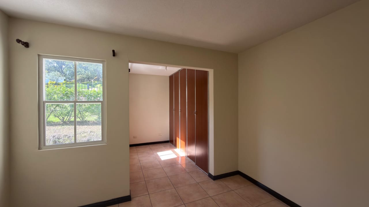 Casa en Renta Tipo Victoria Condadi Naranjo — Casa en Alquiler en Condado Naranjo, Zona 4 Mixco, Guatemala, Ciudad — foto 7 de 16