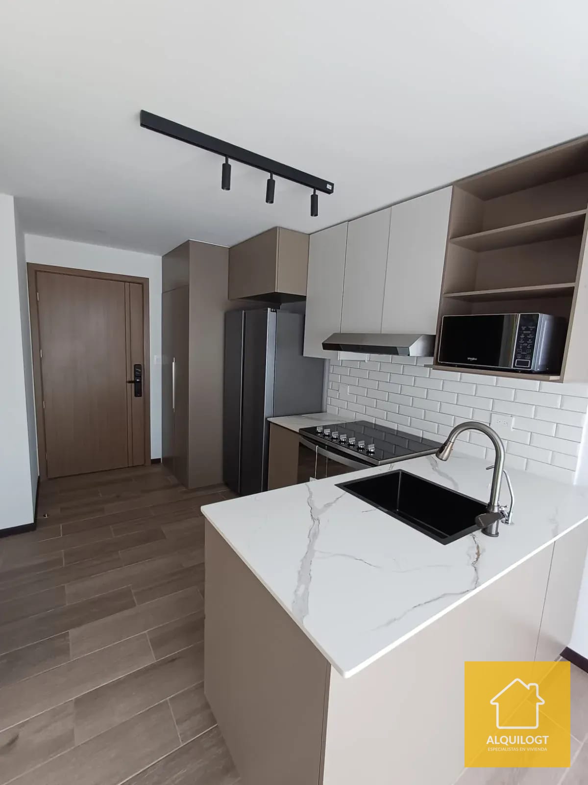 Apartamento Cerca de Oakland y la Estación Zona 10 de 1 Hab AGT2997 — Apartamento en Alquiler en Biko, Zona 10, Guatemala, Ciudad — foto 11 de 13