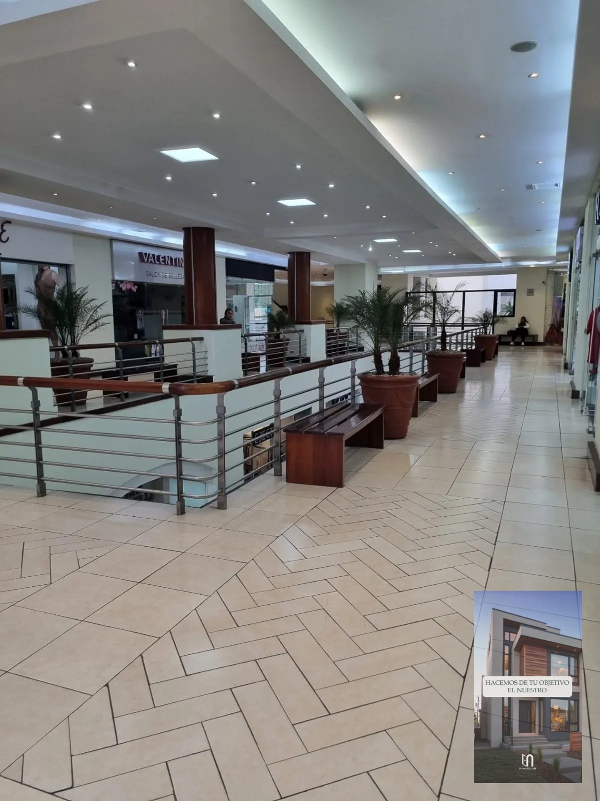Local Comercial de 90 m² en Alquiler | C.C. Los Próceres Zona 10 — Local en Alquiler en Centro Comercial Los Próceres, Zona 10, Guatemala, Ciudad — foto 4 de 6