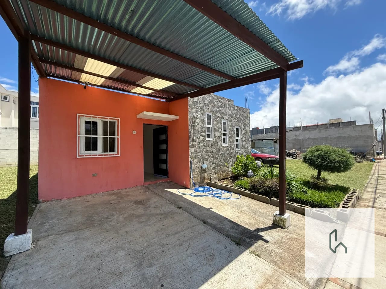 Casa en Venta o Renta en San José Pinula — Casa en Venta en San José Pinula, Guatemala, Ciudad — foto 1 de 11