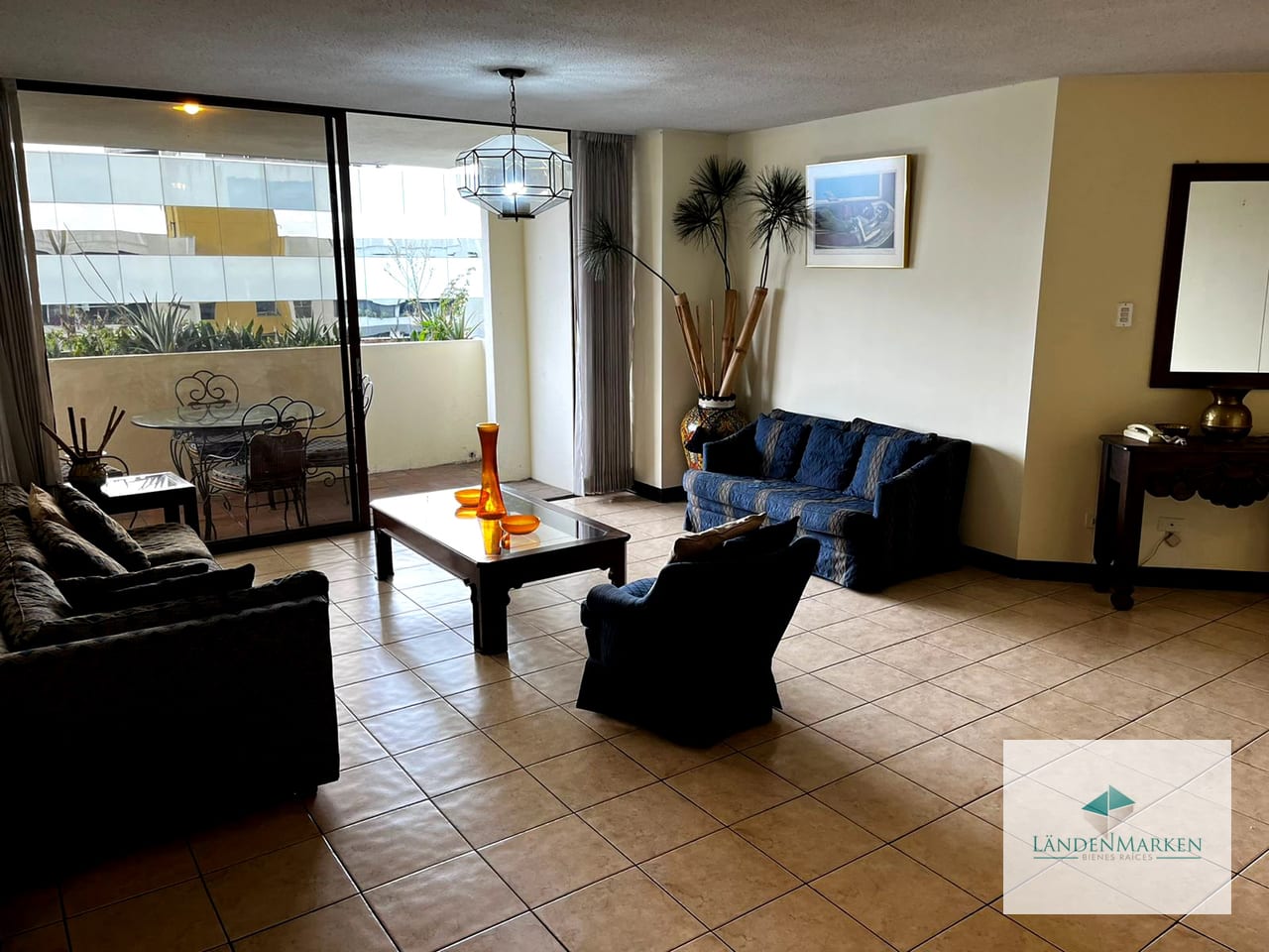 Alquiler de Amplio Apartamento en Zona 10 — Apartamento en Alquiler en Zona 10, Guatemala, Ciudad — foto 2 de 17