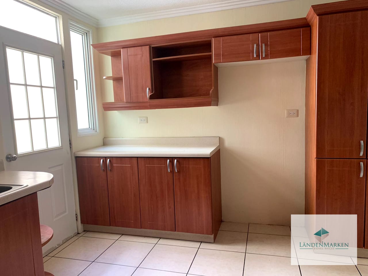 Alquiler de Casa Dentro de Condominio en Lomas de San Rafael CAES KM 16.5 — Casa en Alquiler en Lomas de San Rafael, Carretera a El Salvador, Guatemala, Ciudad — foto 6 de 17