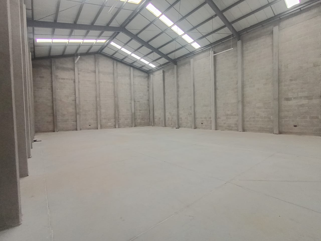 Renta de Ofibodega tipo A - desde 420.88 m² en Chimaltenango — Bodega / Ofibodega en Alquiler en San Andrés Itzapa, Chimaltenango — foto 5 de 6