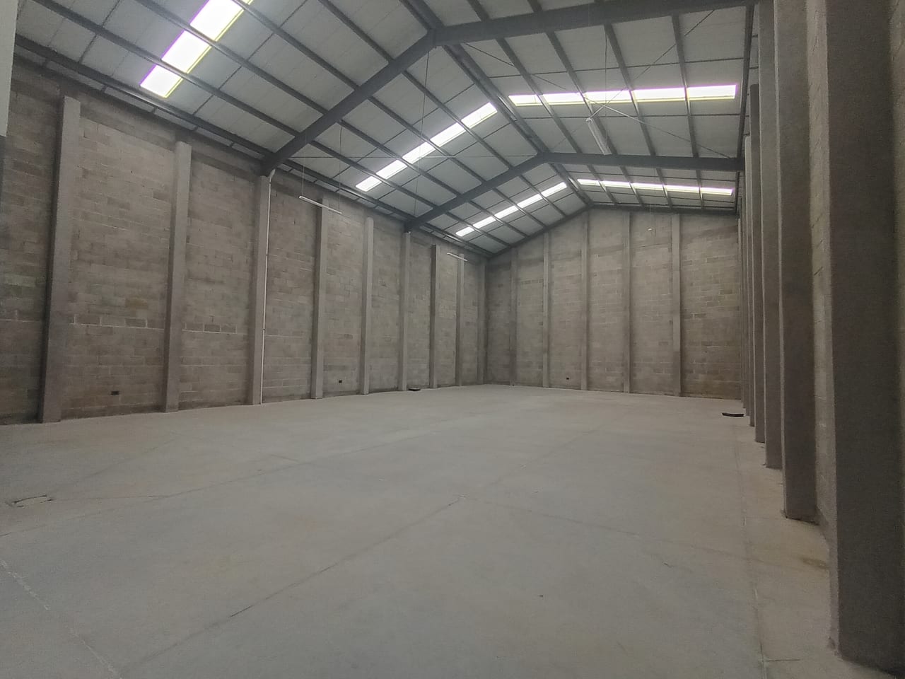 Renta de Ofibodega tipo A - desde 420.88 m² en Chimaltenango — Bodega / Ofibodega en Alquiler en San Andrés Itzapa, Chimaltenango — foto 6 de 6
