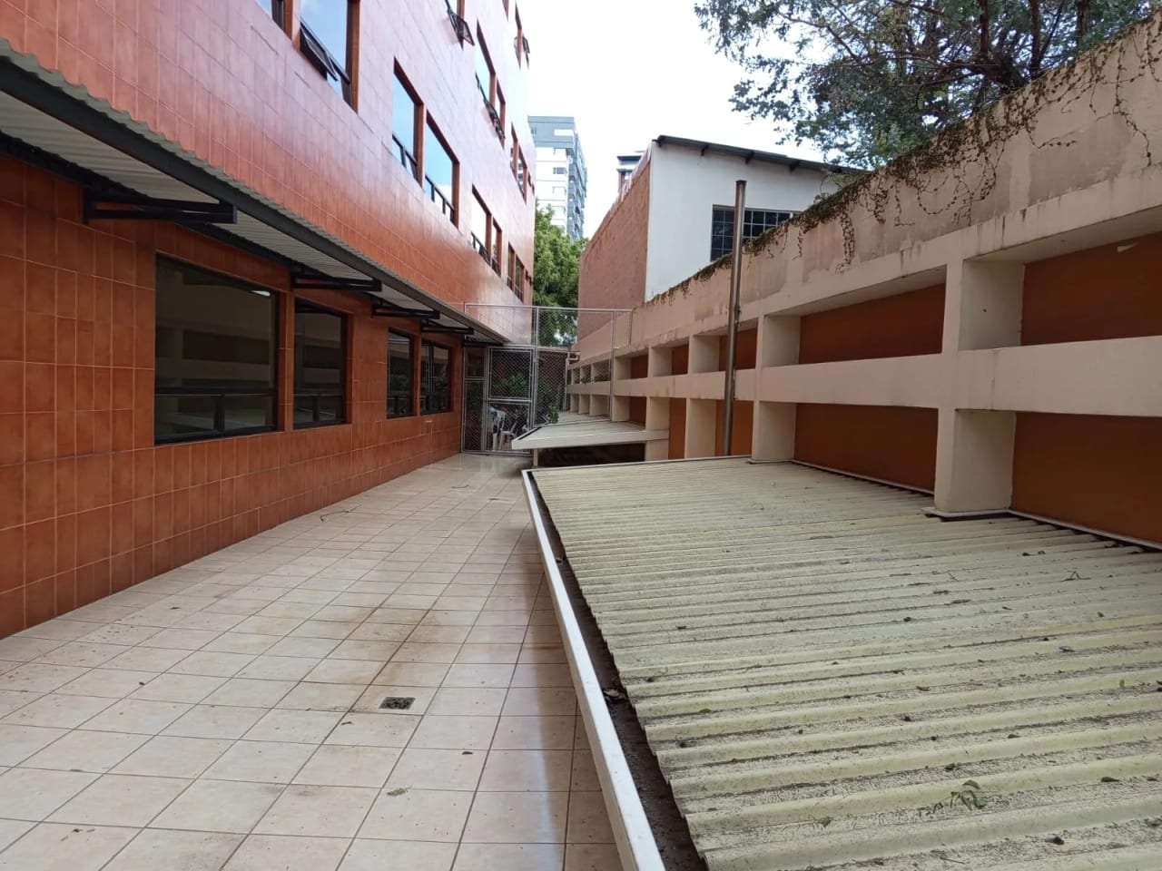 Se Renta Amplia Oficina Corporativa de 240 MT2 en Zona 13 — Oficina en Alquiler en Zona 13, Guatemala, Ciudad — foto 17 de 17