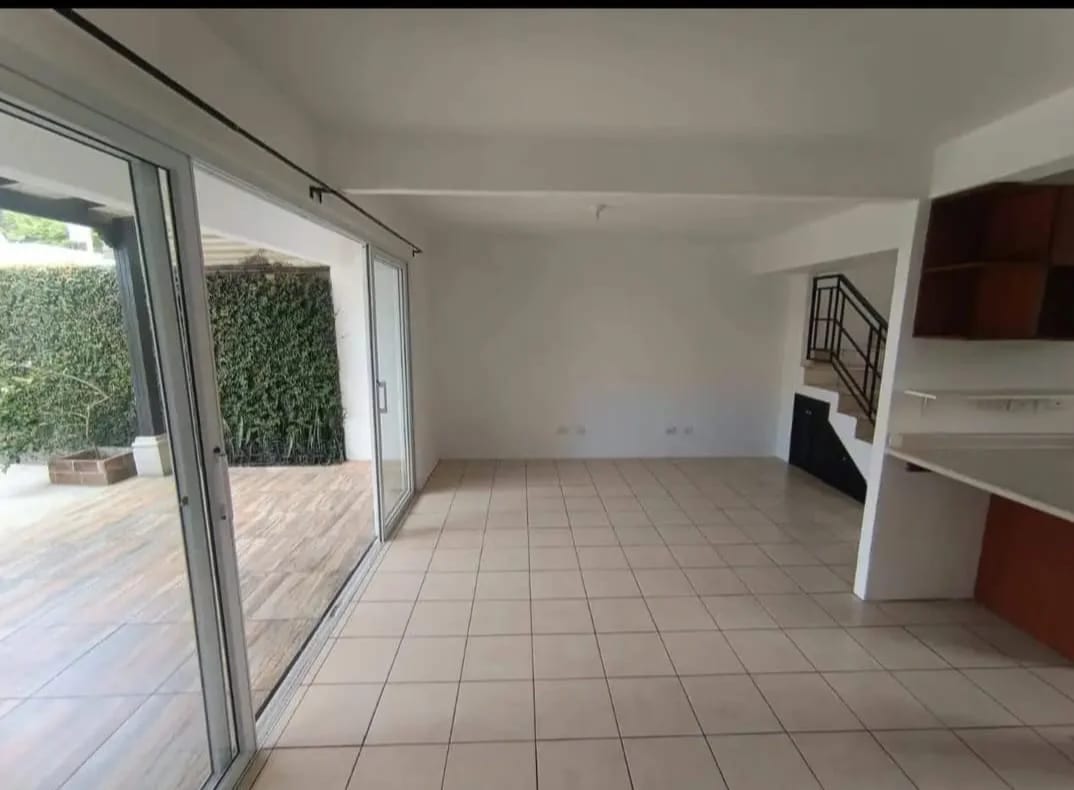 Casa en venta, Paseo de Arrazola, Cruce a Olmeca, Carretera a El Salvador — Casa en Venta en Fraijanes, Carretera a El Salvador, Guatemala, Ciudad — foto 2 de 14