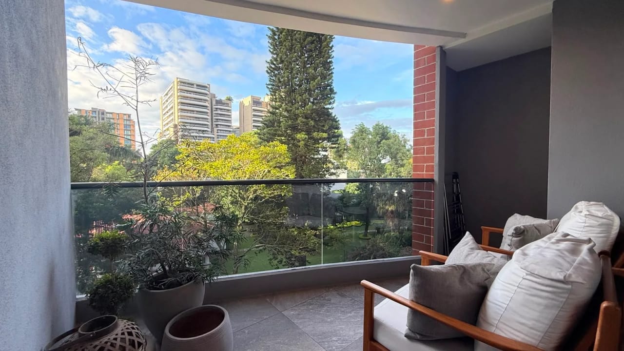 Apartamento en venta, Edificio Santa Sofia, zona 10 — Apartamento en Venta en Santa Sofía, Zona 10, Guatemala, Ciudad — foto 2 de 12