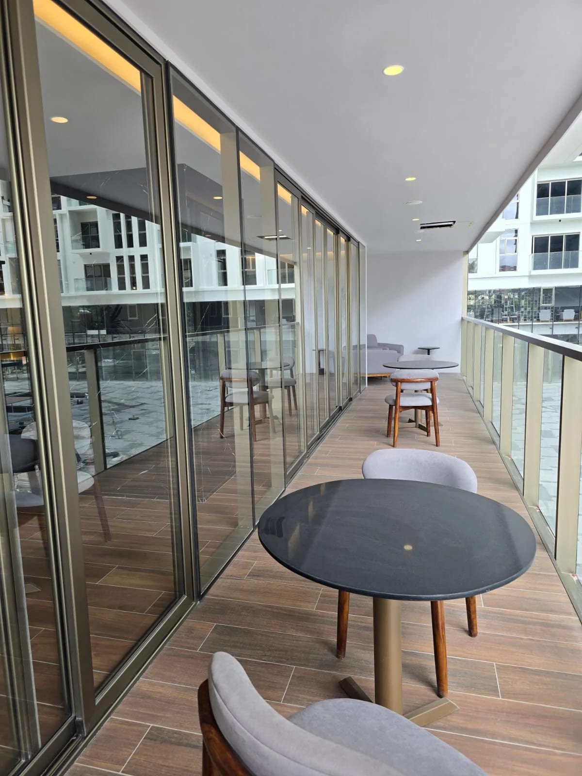 Tu proximo hogar te esta esperando! — Apartamento en Alquiler en Atarah, Zona 10, Guatemala, Ciudad — foto 10 de 12