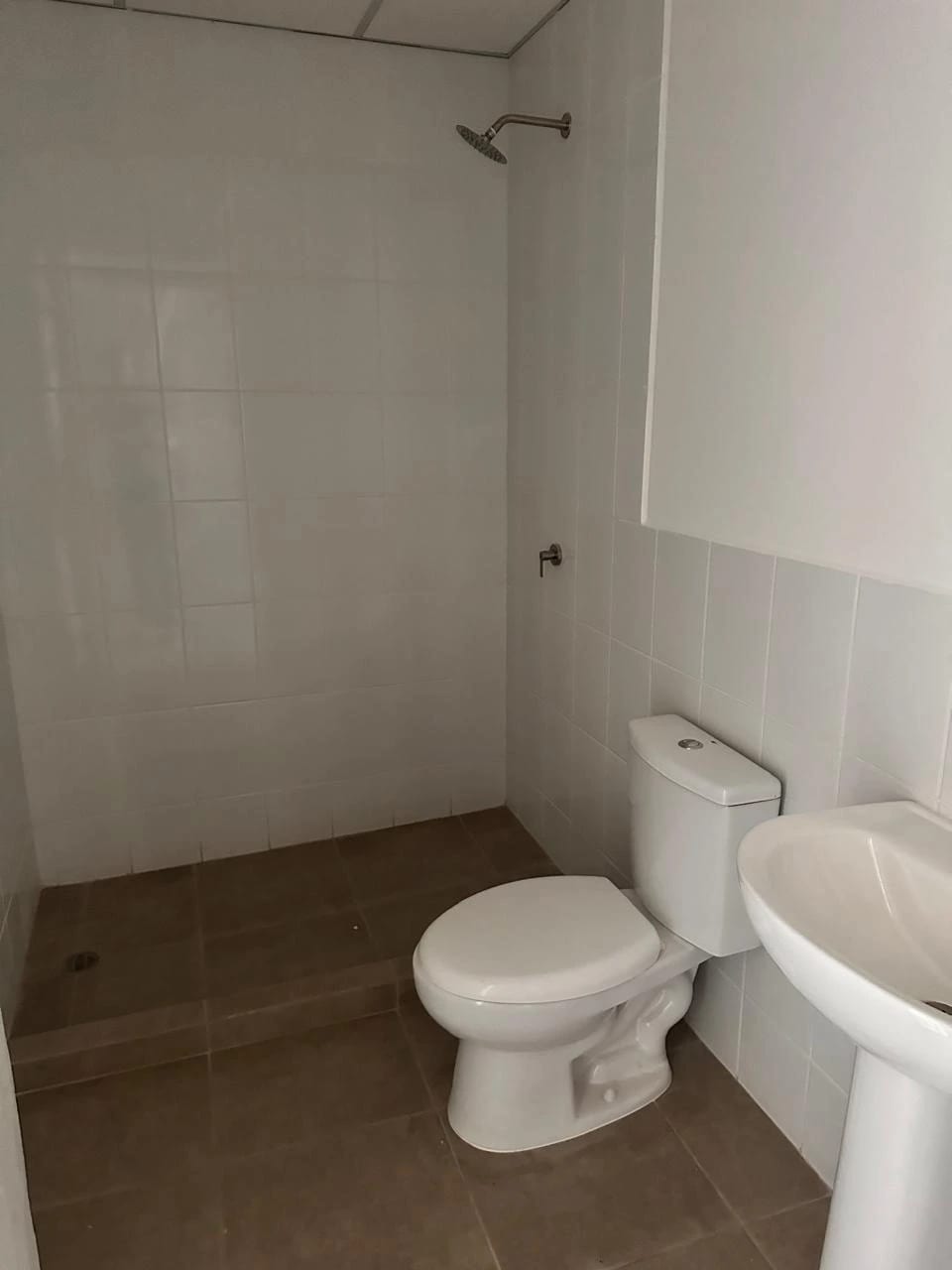 Buscas Espacio para Tu Inventario? Tenemos la Solucion!!!!! — Bodega / Ofibodega en Alquiler en Condado Naranjo, Zona 4 Mixco, Guatemala, Ciudad — foto 9 de 9