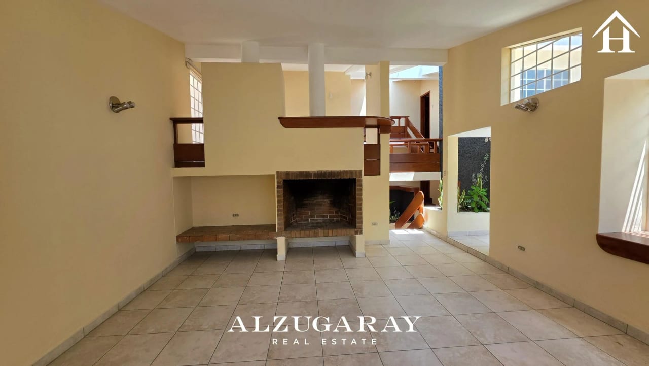 Casa Amplia E Iluminada 4 Hab. / Condominio Z. 10 — Casa en Alquiler en Zona 10, Guatemala, Ciudad — foto 11 de 12