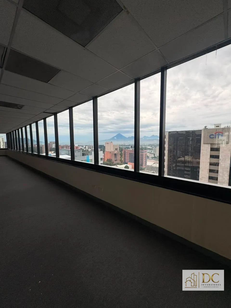 📍 Oficina en Renta – 892 M² + Vista Panorámica | Murano Center | Zona 10 — Oficina en Alquiler en Murano Center, Zona 10, Guatemala, Ciudad — foto 9 de 12