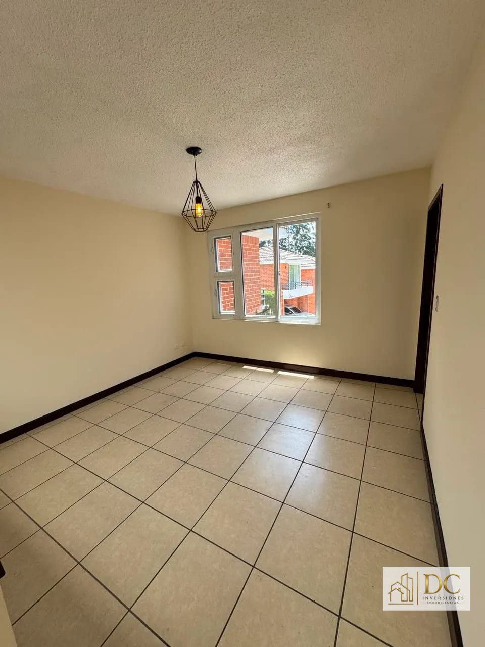 đ Casa en Renta â 3 Hab + JardĂn y Sala Familiar | Ensenada de San Isidro | Zona 16 â Casa en Alquiler en Ensenada de San Isidro, Zona 16, Guatemala, Ciudad â foto 2 de 17