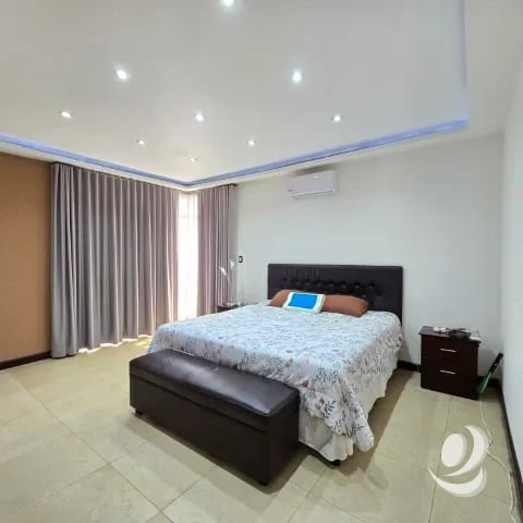 Casa en Venta San Cristóbal Valle Dorado Bulevar Sur — Casa en Venta en Zona 8 Mixco, Guatemala, Ciudad — foto 15 de 17