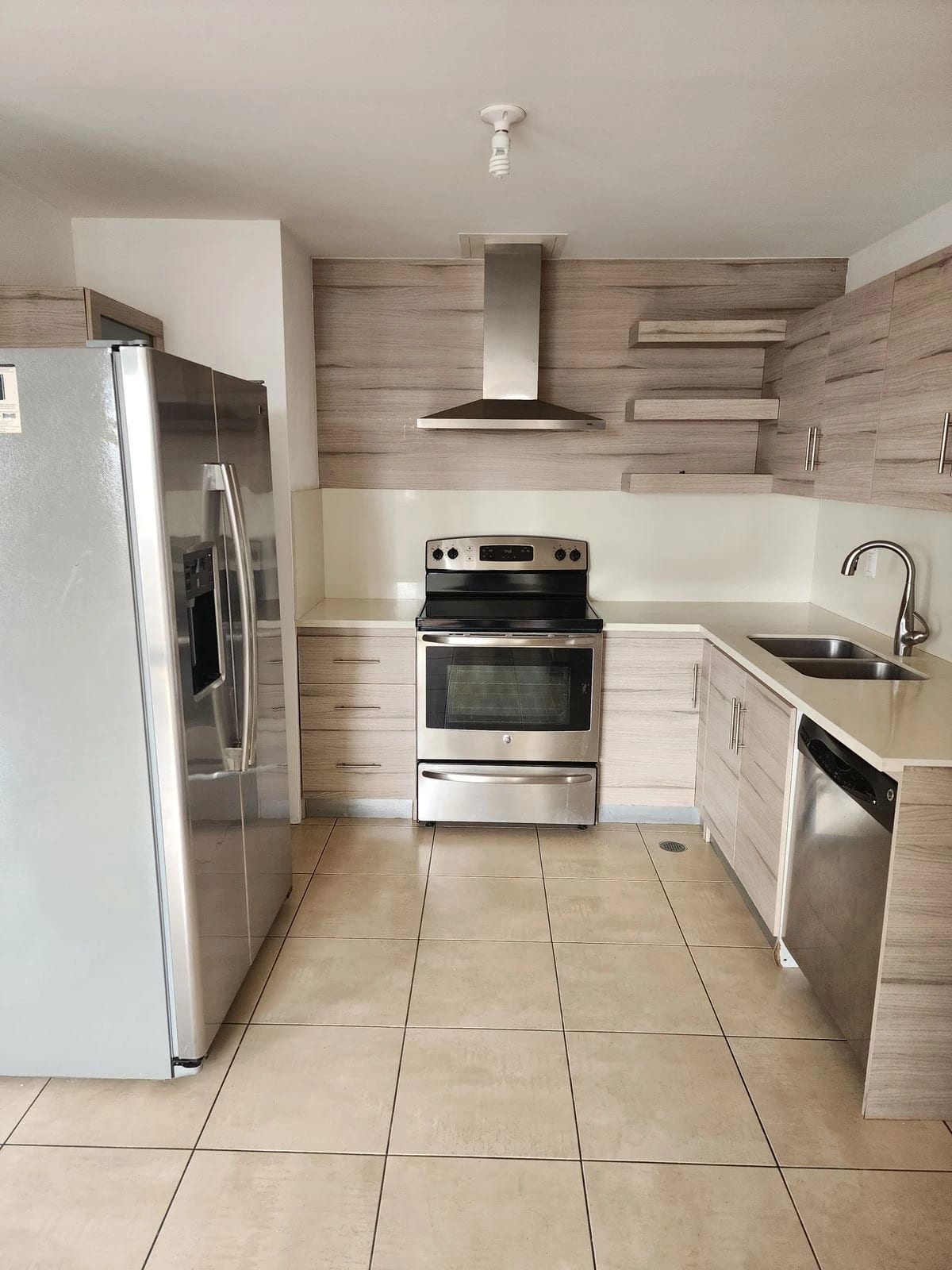 Rento apartamento en Zona 14 EDIFICIO EXCLUSIVO CERCA DE LA NORIA — Apartamento en Alquiler en Attica, Zona 14, Guatemala, Ciudad — foto 12 de 17