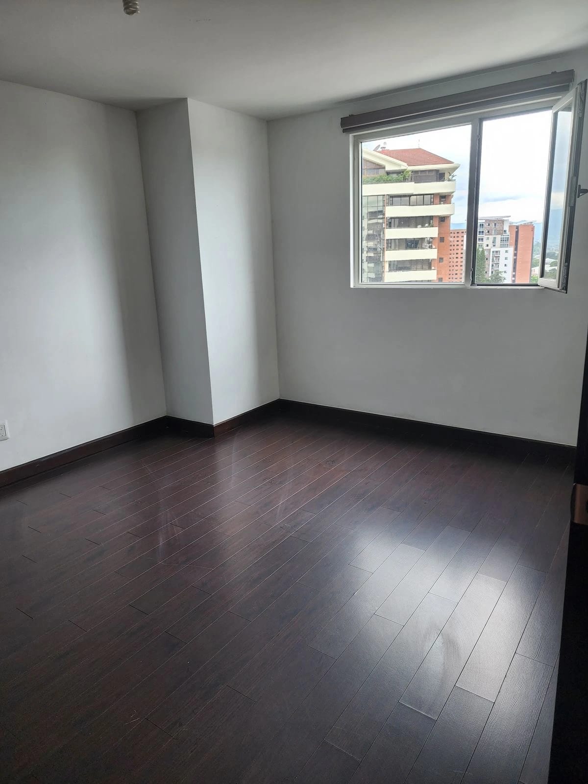 Rento apartamento en Zona 14 EDIFICIO EXCLUSIVO CERCA DE LA NORIA — Apartamento en Alquiler en Attica, Zona 14, Guatemala, Ciudad — foto 13 de 17