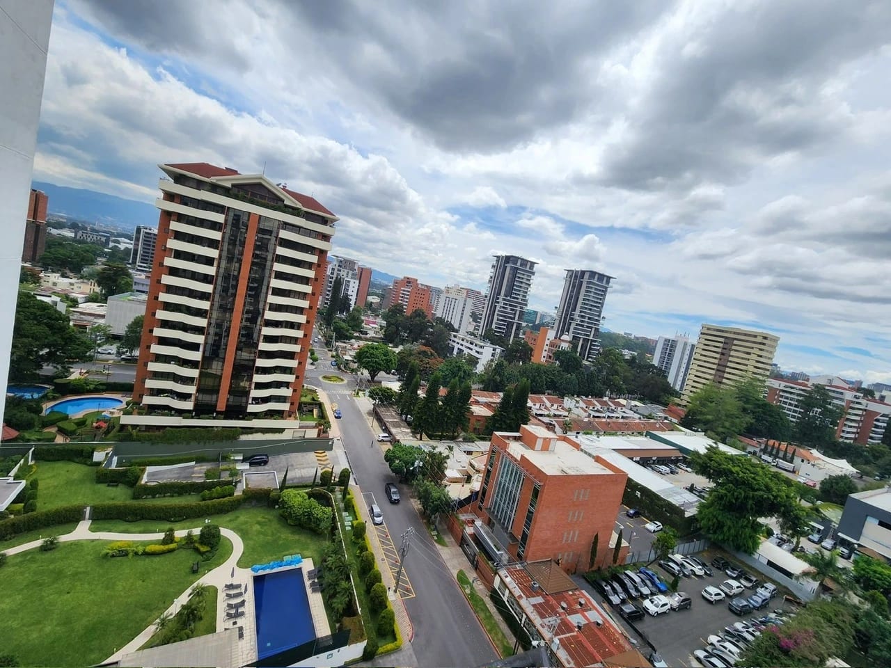 Rento apartamento en Zona 14 EDIFICIO EXCLUSIVO CERCA DE LA NORIA — Apartamento en Alquiler en Attica, Zona 14, Guatemala, Ciudad — foto 14 de 17