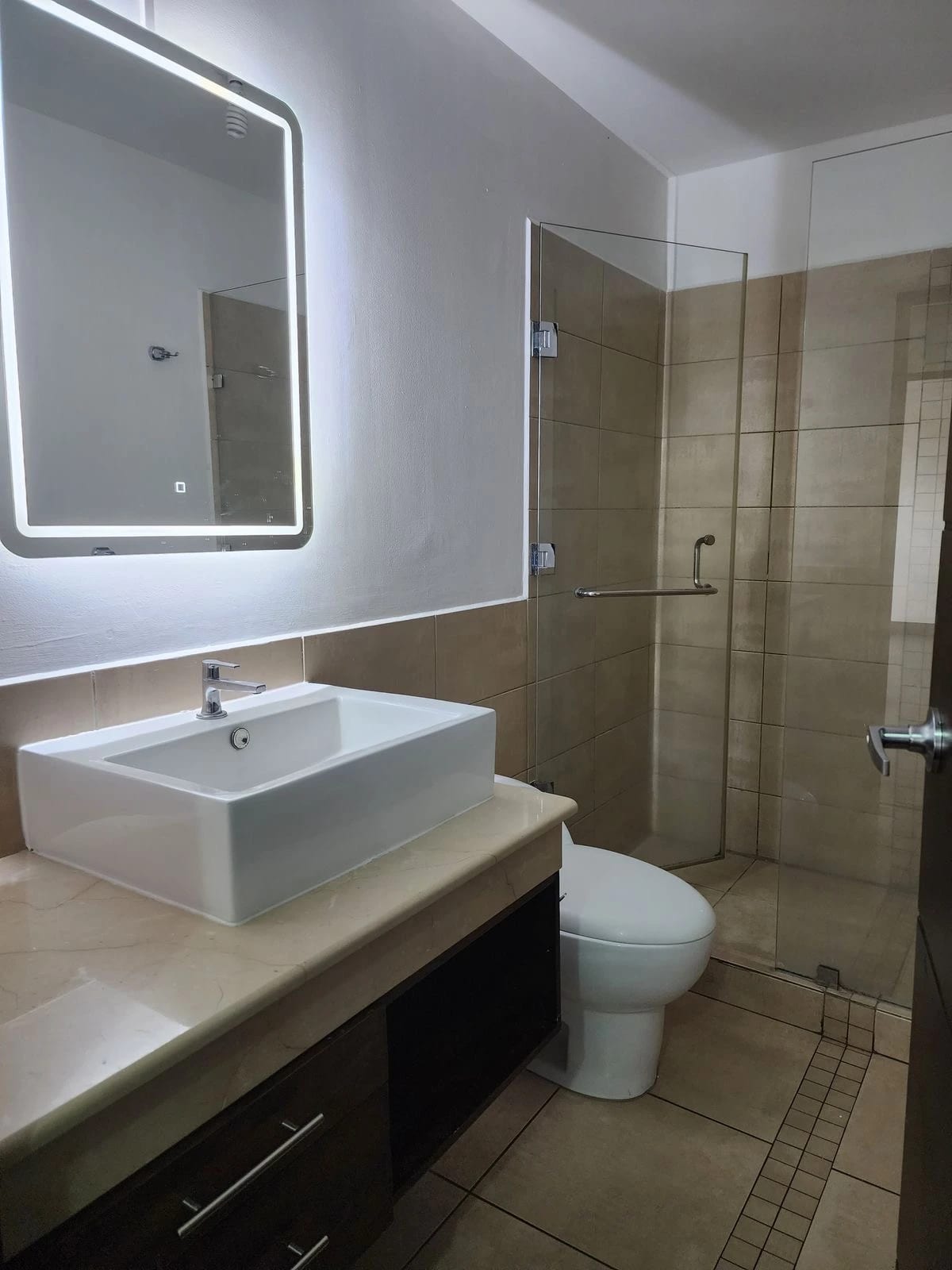 Rento apartamento en Zona 14 EDIFICIO EXCLUSIVO CERCA DE LA NORIA — Apartamento en Alquiler en Attica, Zona 14, Guatemala, Ciudad — foto 15 de 17
