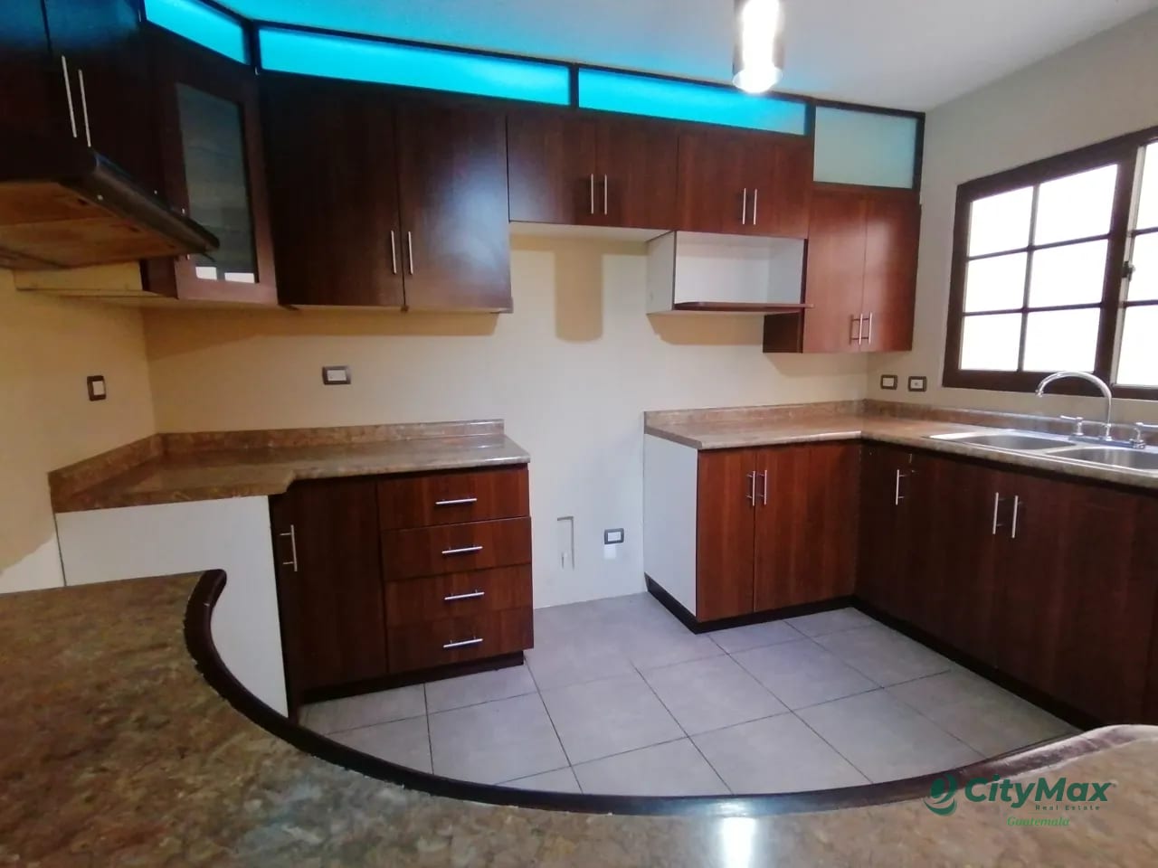 Casa en VENTA en Villas Suiza Zona 16 — Casa en Venta en Zona 16, Guatemala, Ciudad — foto 13 de 16