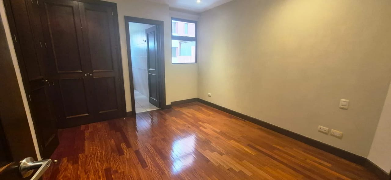Apartamento en Alquiler Súper amplio en Zona 14 San Angel — Apartamento en Alquiler en San Ángel, Zona 14, Guatemala, Ciudad — foto 11 de 16