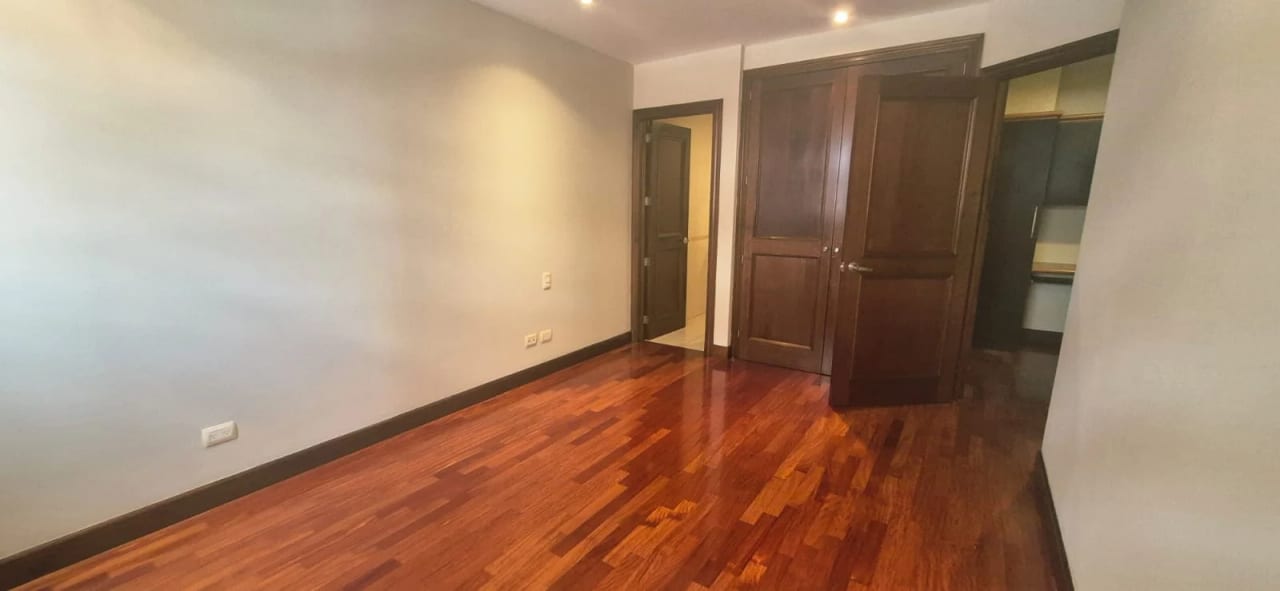Apartamento en Alquiler Súper amplio en Zona 14 San Angel — Apartamento en Alquiler en San Ángel, Zona 14, Guatemala, Ciudad — foto 12 de 16
