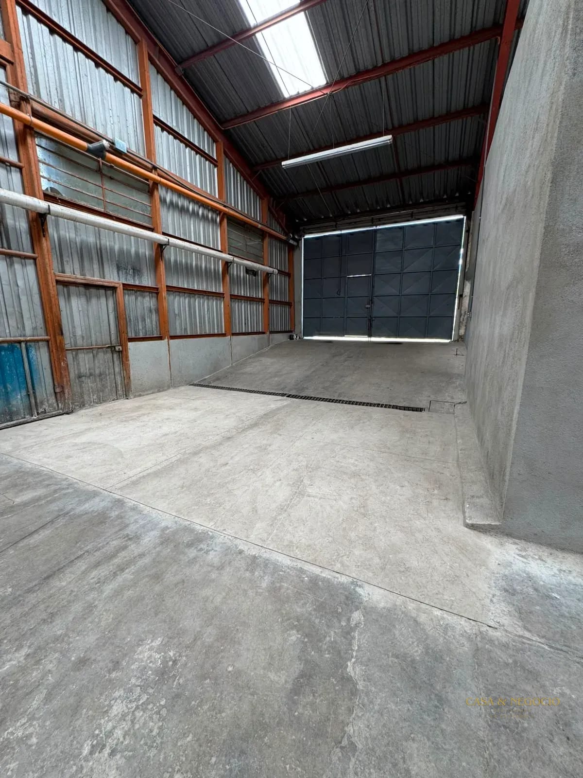 Bodega en Renta de 840 m² | Acceso inmediato a Boulevard El Naranjo — Bodega / Ofibodega en Alquiler en Condado Naranjo, Zona 4 Mixco, Guatemala, Ciudad — foto 2 de 4