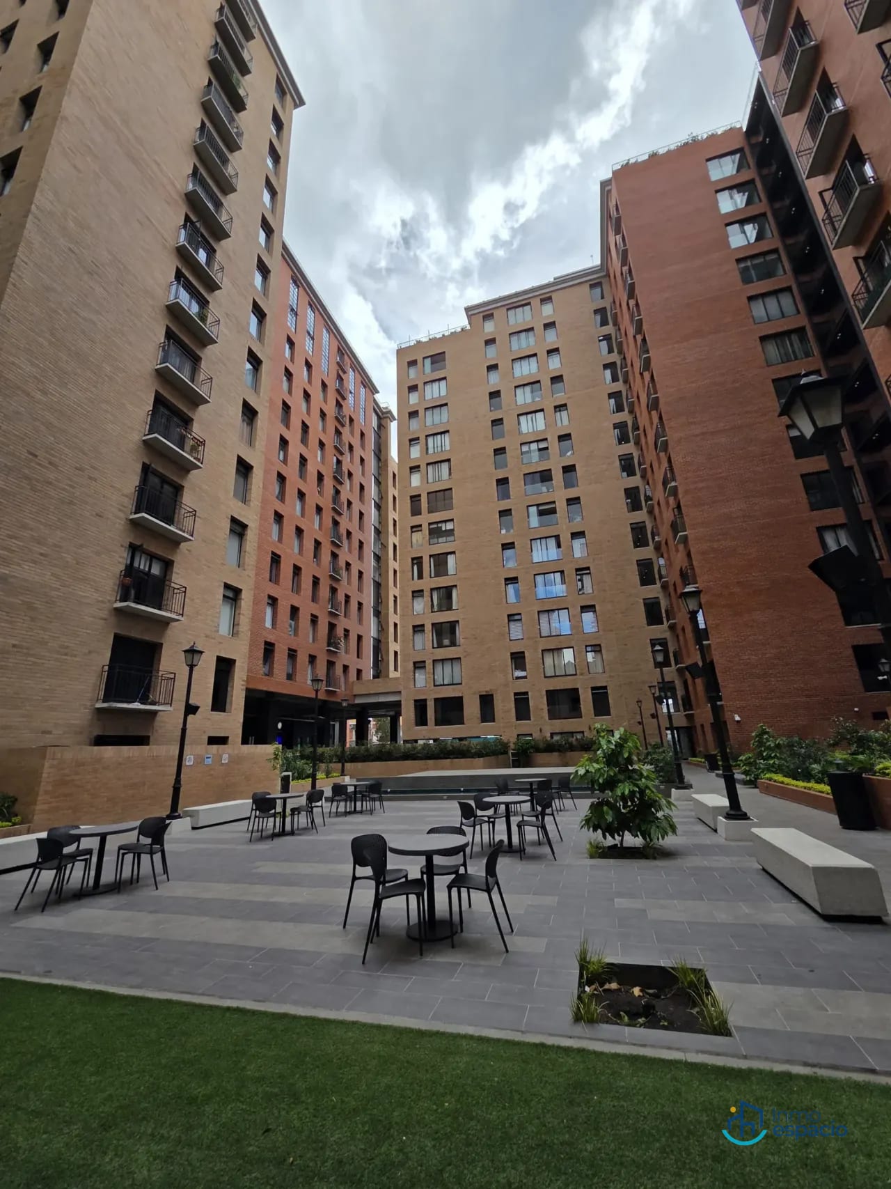 Apartamentos en Renta – Zona 5 — Apartamento en Alquiler en Céntrico, Zona 5, Guatemala, Ciudad — foto 1 de 11