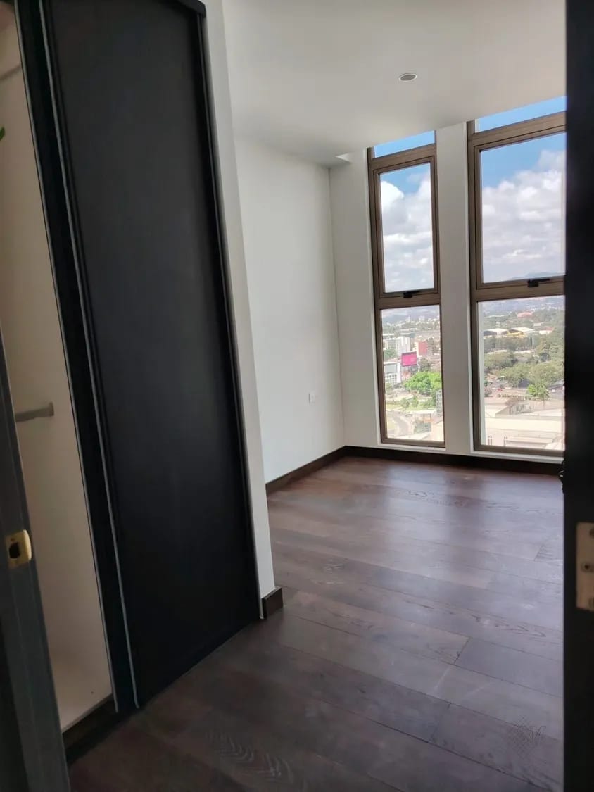 Zona 10, Edificio Atarah, Apartamento en Renta — Apartamento en Alquiler en Atarah, Zona 10, Guatemala, Ciudad — foto 6 de 9
