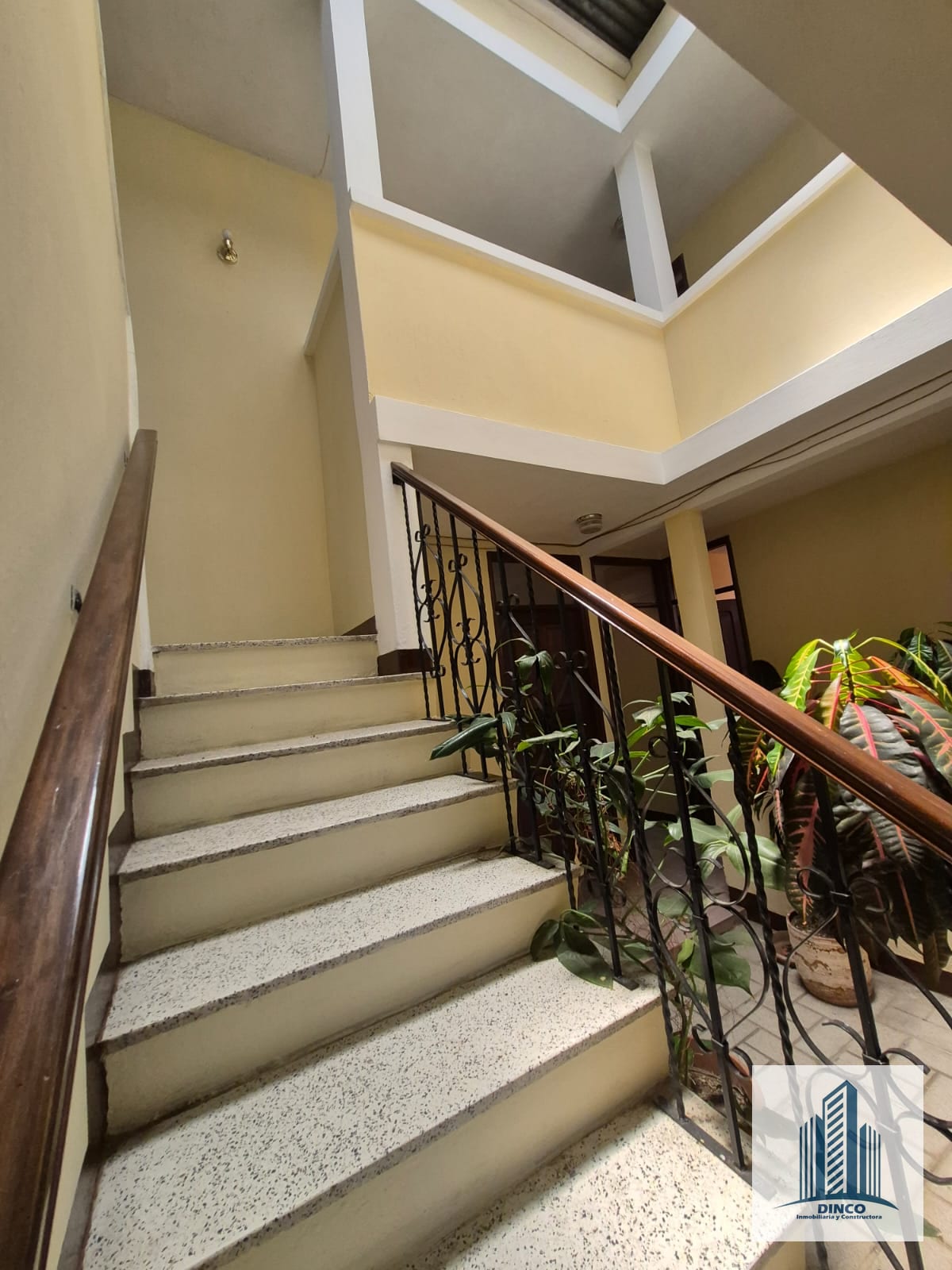 Vendo Casa Colonia Jardines de Tikal 1 Zona 7 — Casa en Venta en Zona 7, Guatemala, Ciudad — foto 2 de 8