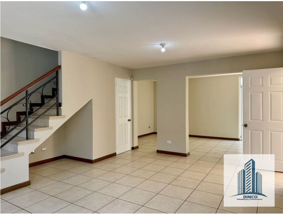 Vendo Casa En Condado El Naranjo - Z.4 de Mixco — Casa en Venta en Condado Naranjo, Zona 4 Mixco, Guatemala, Ciudad — foto 1 de 9