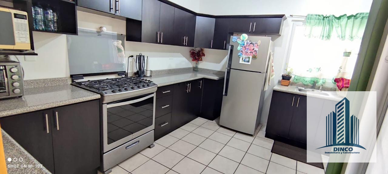 Vendo Casa en Condado San Nicolás Z.4 de Mixco — Casa en Venta en Condado San Nicolás, Zona 4 Mixco, Guatemala, Ciudad — foto 1 de 9