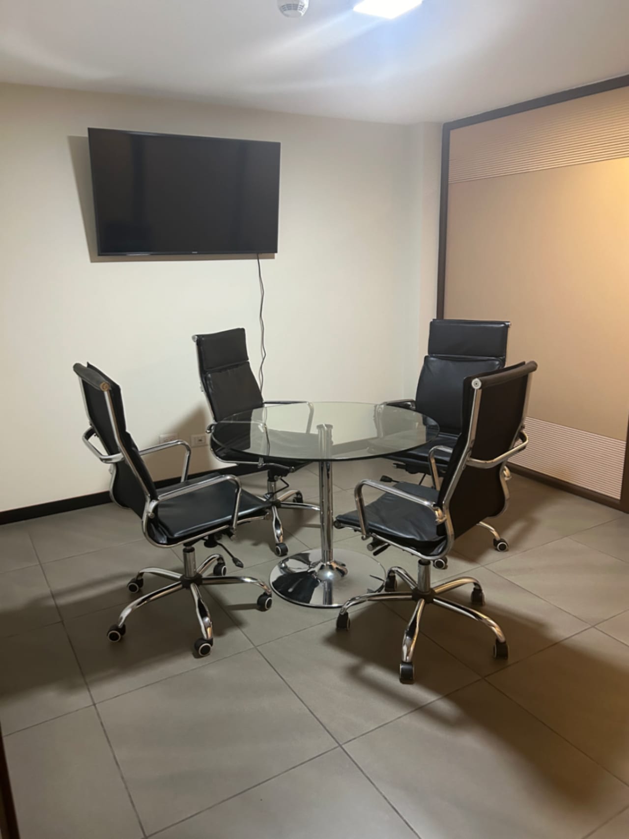 Amplio apartamento en renta zona 9 — Apartamento en Alquiler en Torre Barcelona, Zona 9, Guatemala, Ciudad — foto 15 de 17