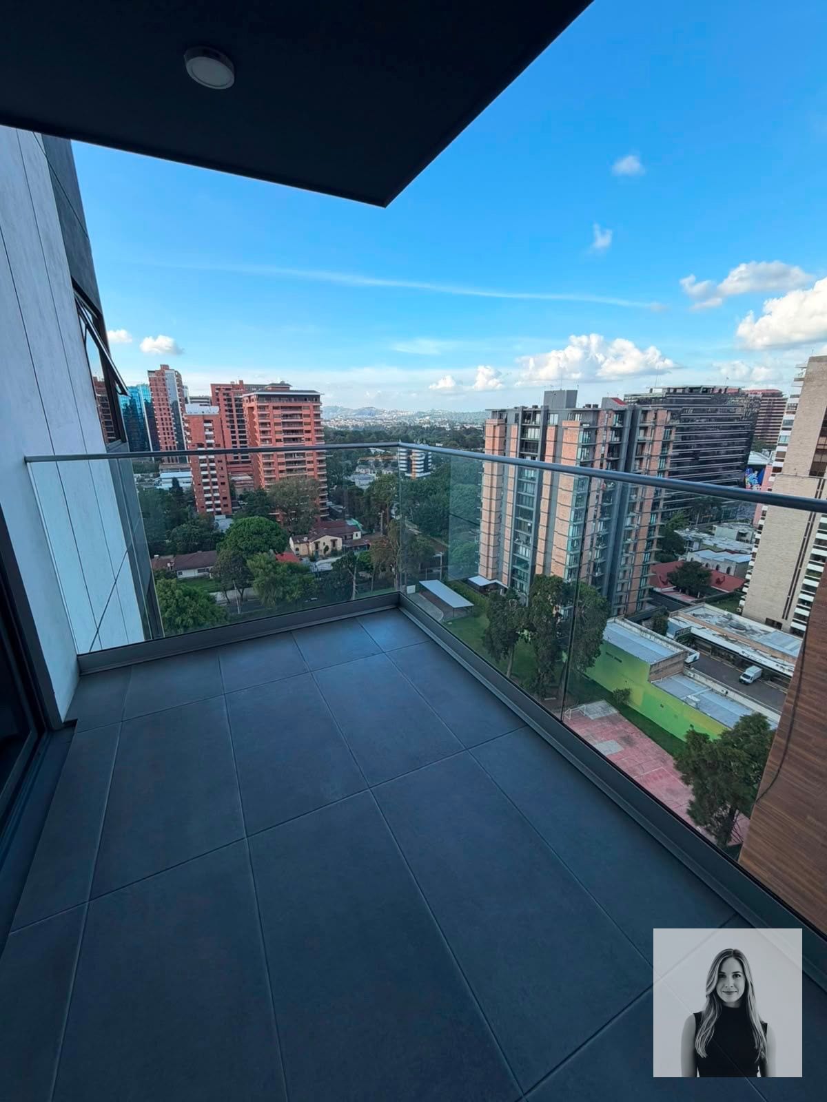 Renta Apto / Vasanta Zona 10 / Amueblado — Apartamento en Alquiler en Vasanta, Zona 10, Guatemala, Ciudad — foto 2 de 7
