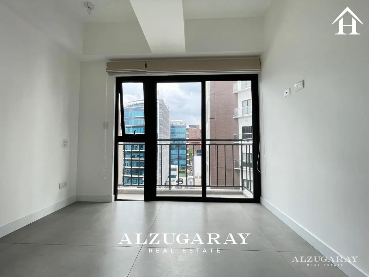 Apto Moderno C/balcones - 2 Hab./ Edif. Bonadiez, Z.10 — Apartamento en Alquiler en Bonadiez, Zona 10, Guatemala, Ciudad — foto 4 de 11